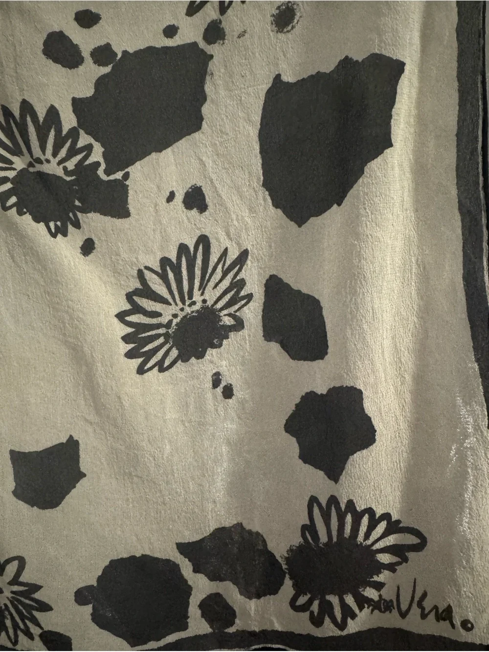 Vera Neumann elegant black